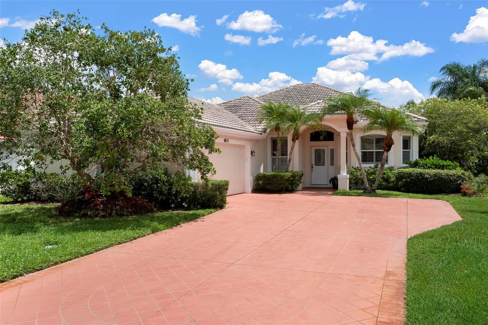 Closer view of exterior of 6852 Sagebrush Circle