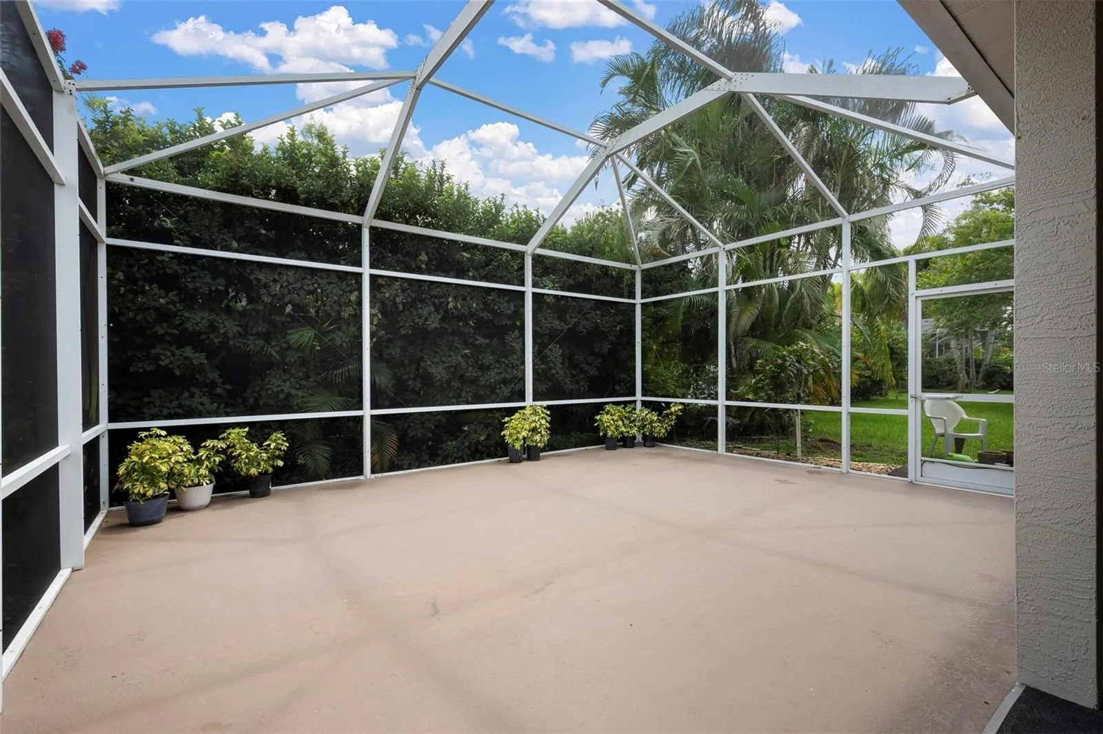 Large screened-in lanai