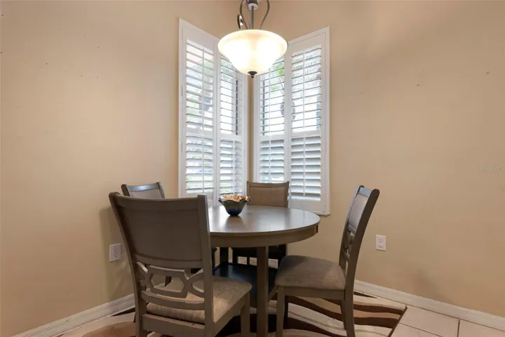Kitchen Eat-in  area