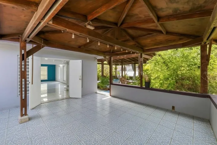 Entry Gazebo