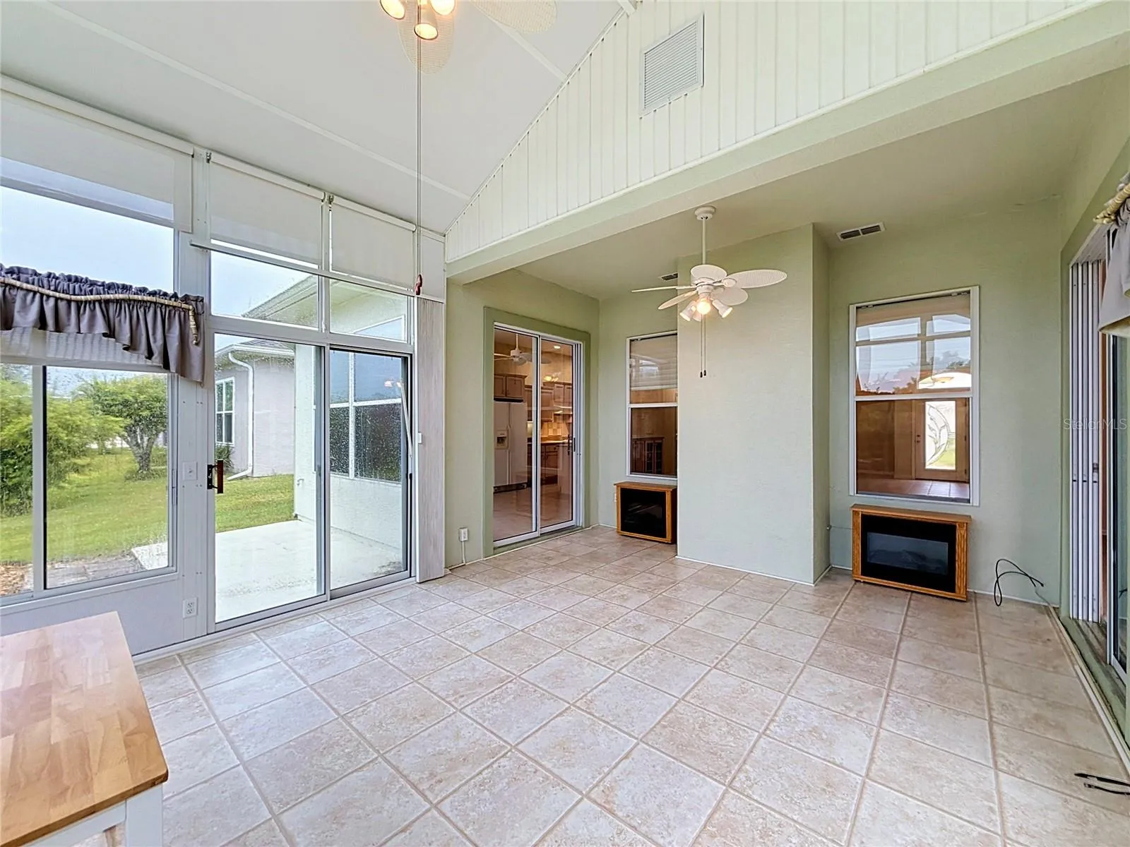 Access to Kitchen Nook