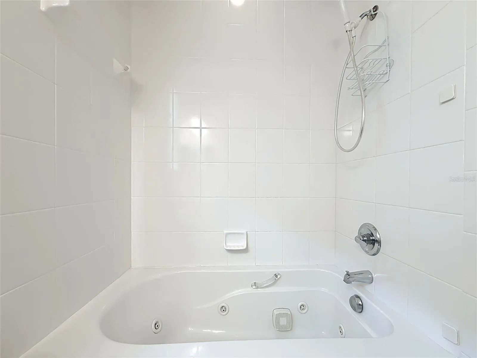 Whirlpool tub