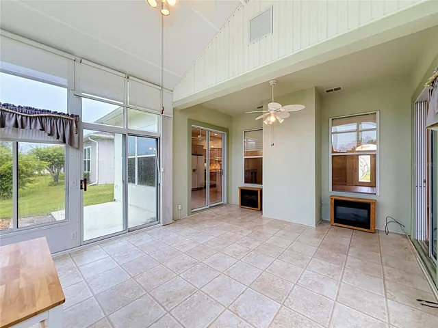 Access to Kitchen Nook