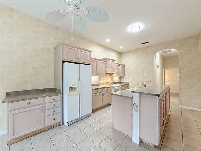 Roolouts in the kitchen lower cabinets