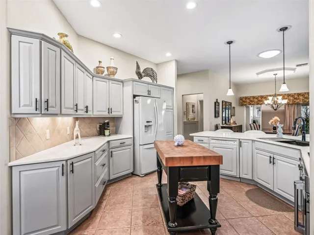 Kitchen - Island is property of the owner and can be purchased