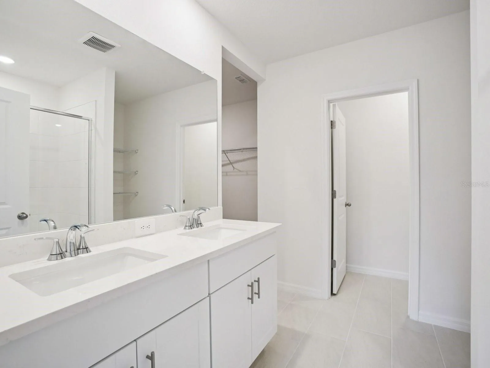 Photo is not of the actual home, but is an inspirational photo of builder’s model home and may depict options, furnishings, and/or decorator features that are not included