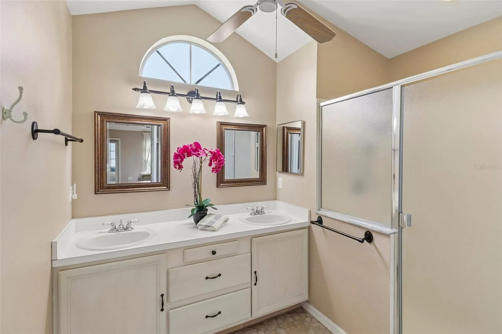 Private primary bath
