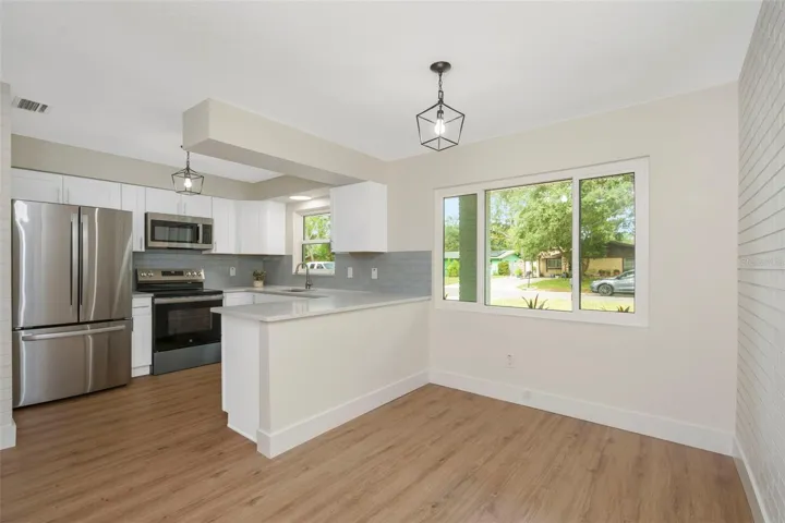 Dining/Kitchen