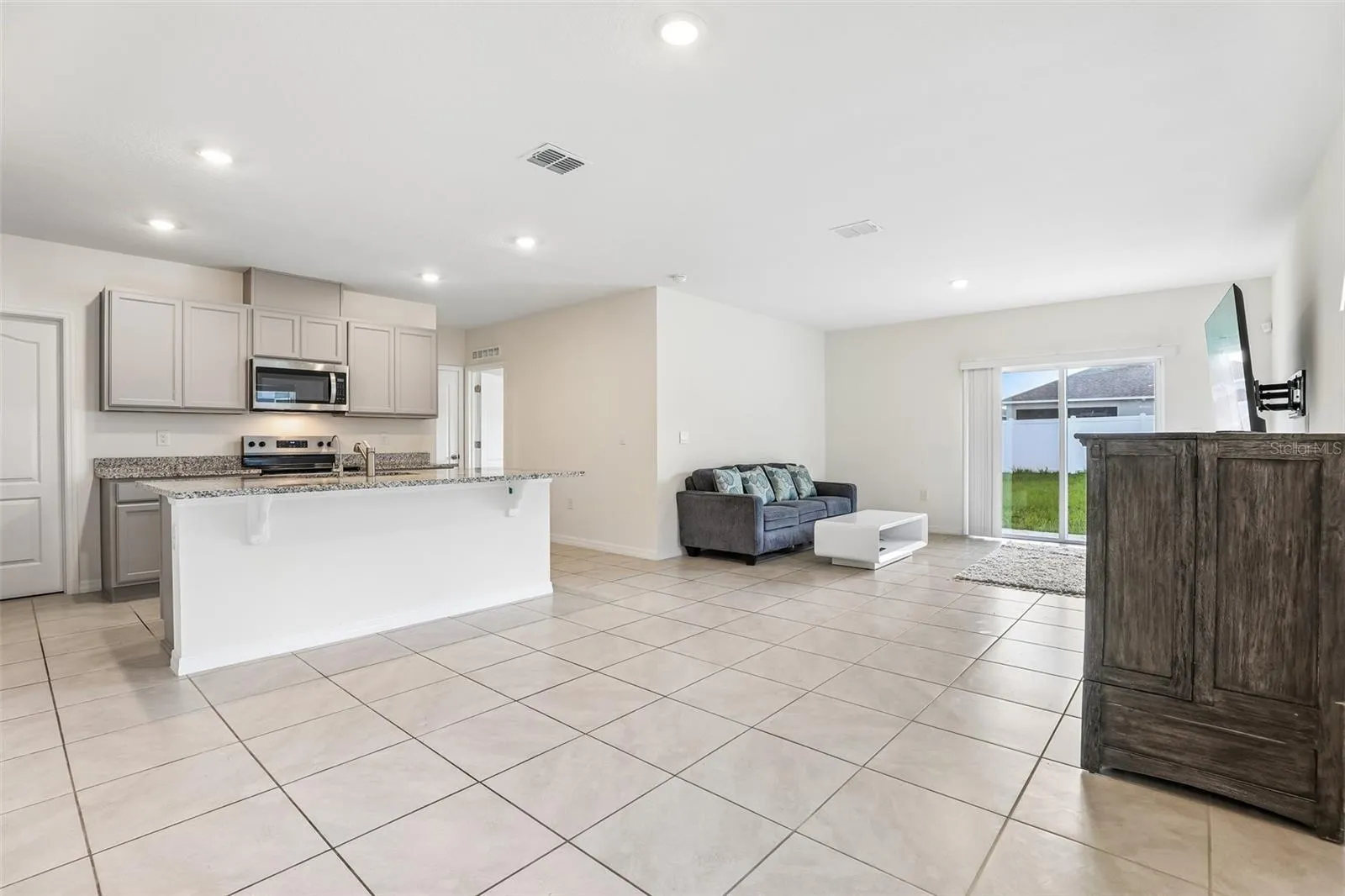 Kitchen/Dining/Living room