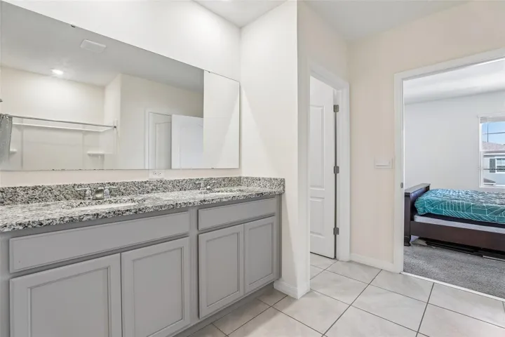 Master Bath - 2nd floor