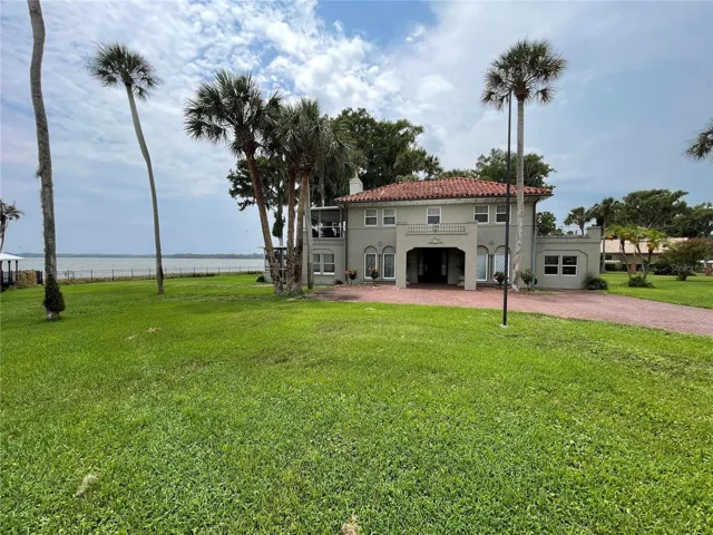 1930 Mediterranean Revival waterfront estate in Palmora Park, Leesburg