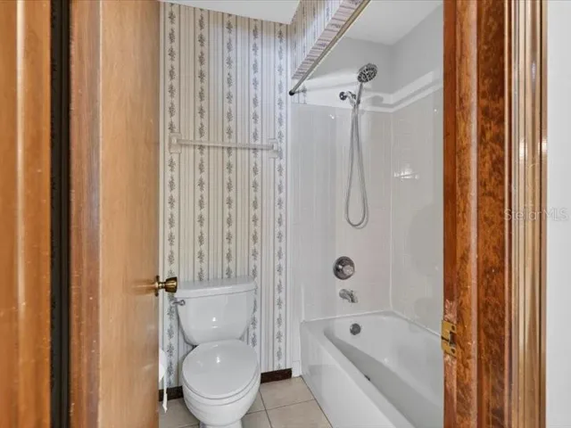 En-Suite Main Bedroom 2nd Floor