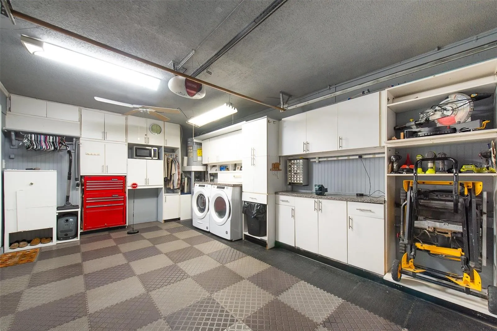 Garage 2