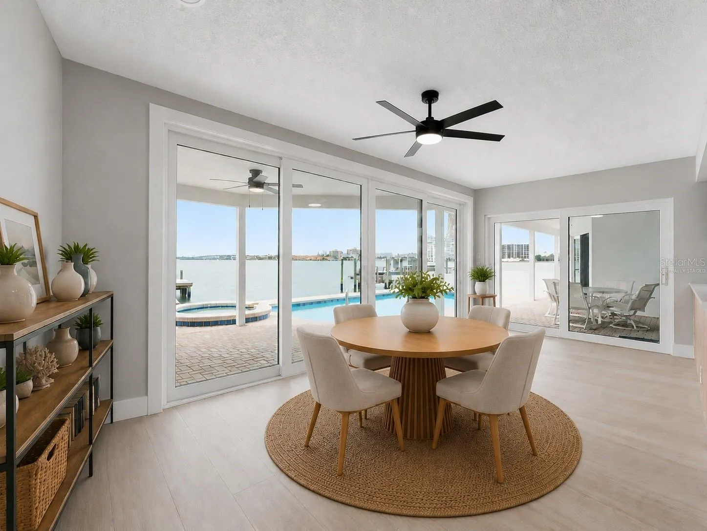 Virtually staged bonus room/breakfast nook