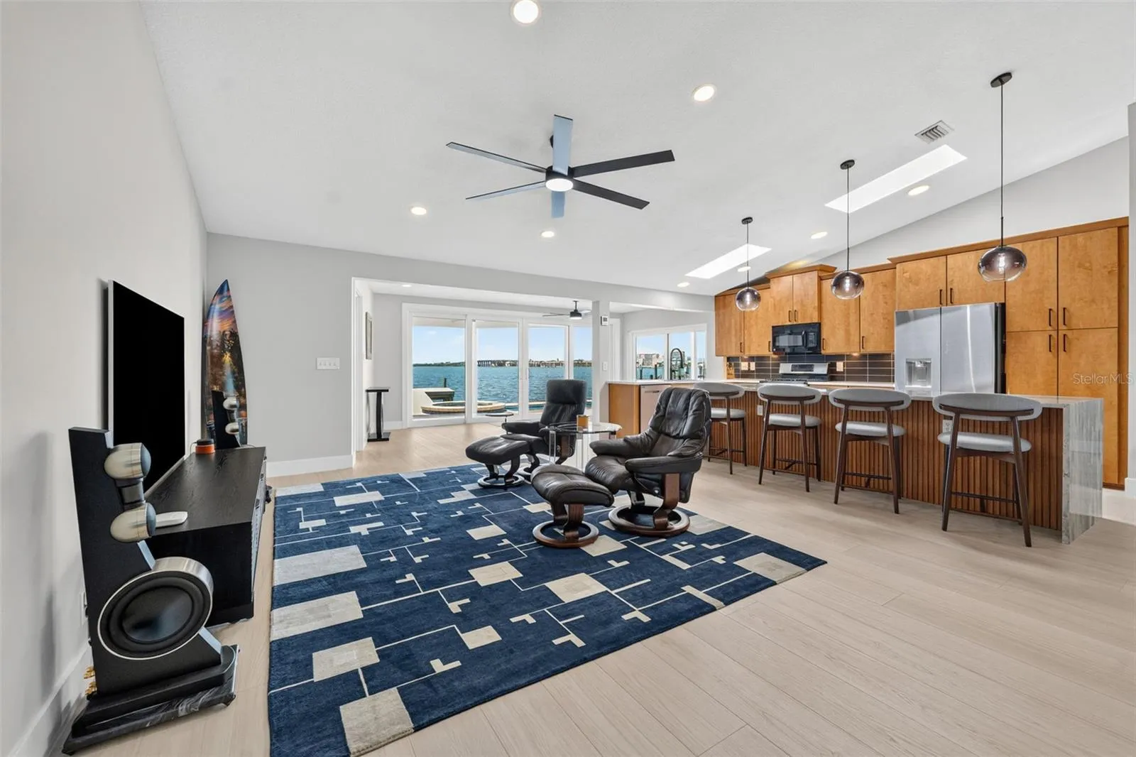 Seamless open concept floorpan with family room to kitchen