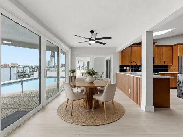 Virtually staged bonus room/breakfast nook