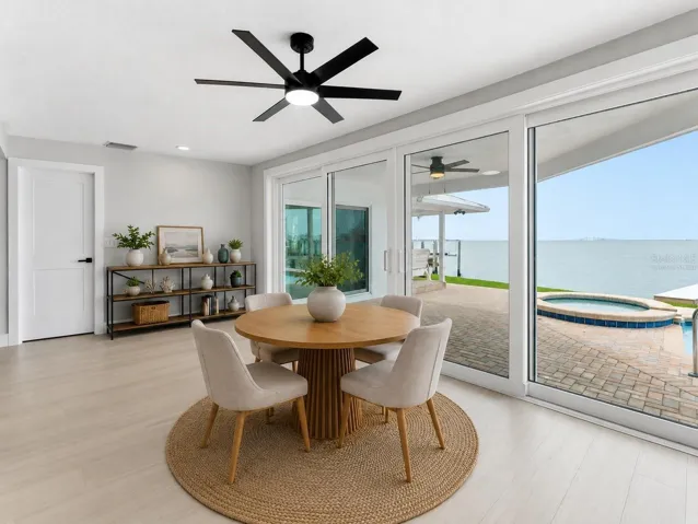 Virtually staged bonus room/breakfast nook