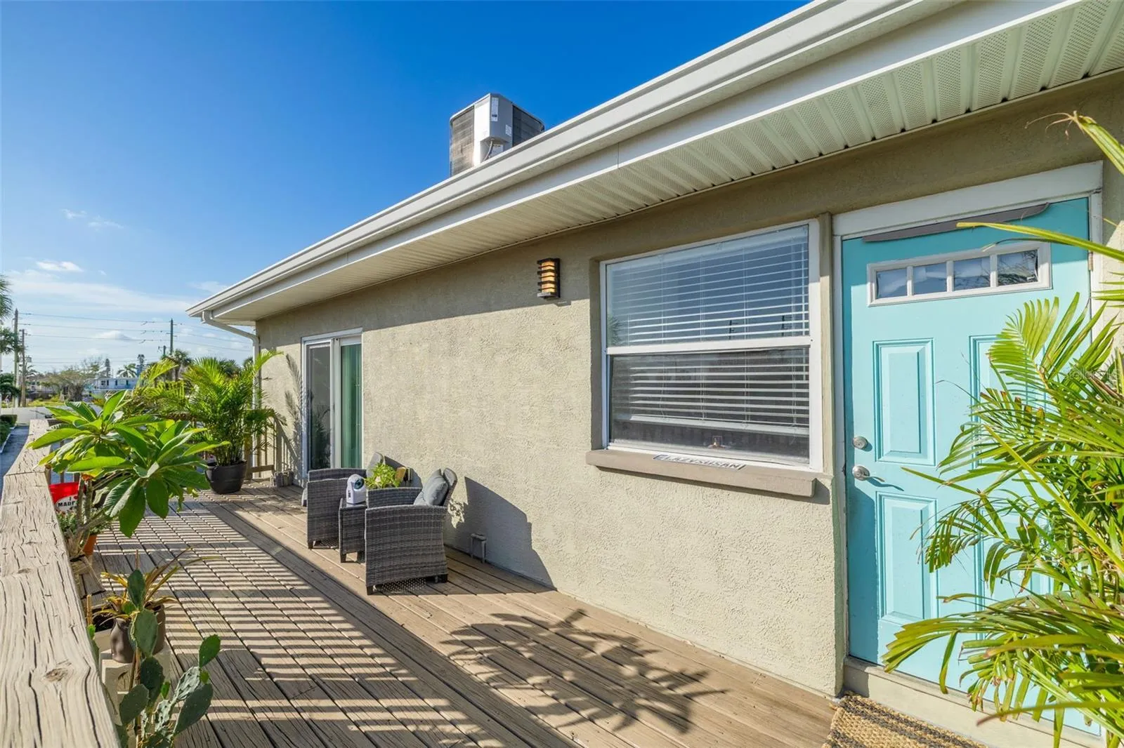 Unit 4 - 2bd 1ba - Upstairs w/balcony