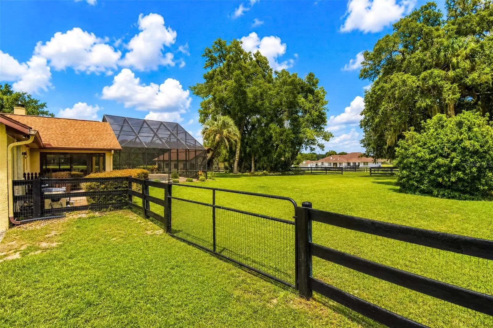 Back yard is fenced for your Pooches