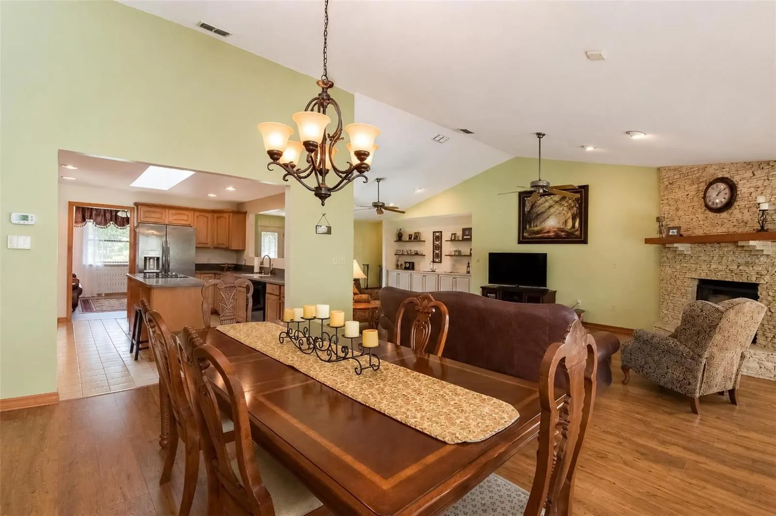 Open Plan is great for entertaining
