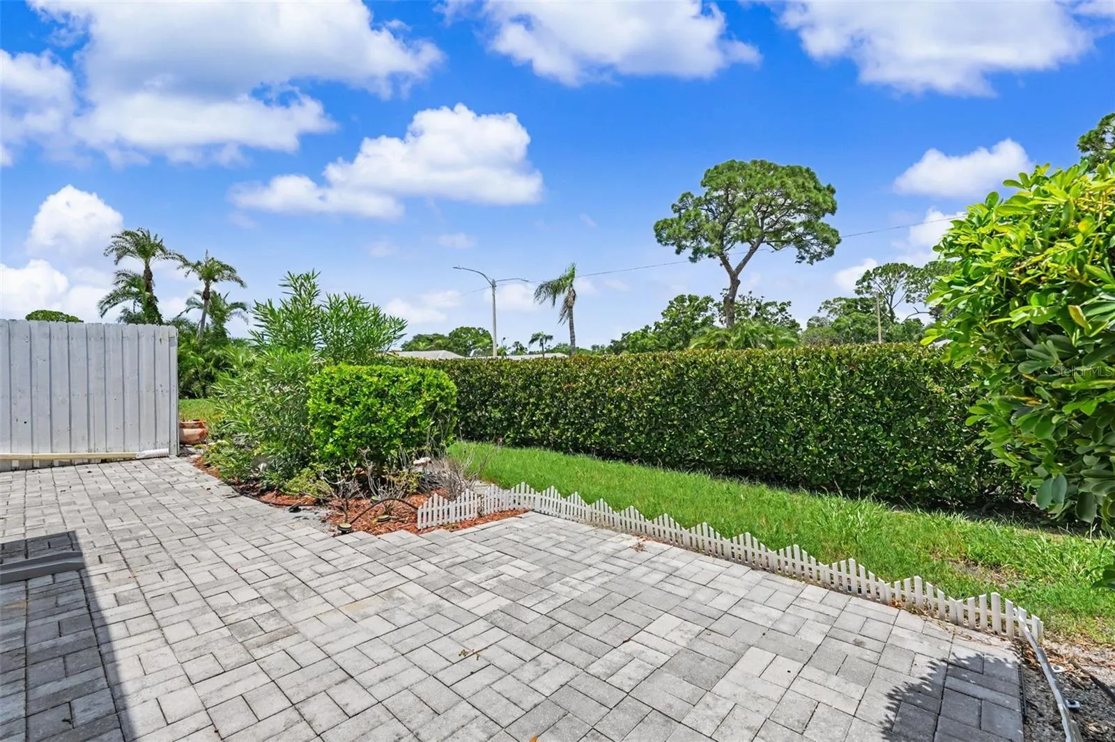 Back Paver Patio - Bring Your Patio Furniture &amp; Umbrella for entertaining