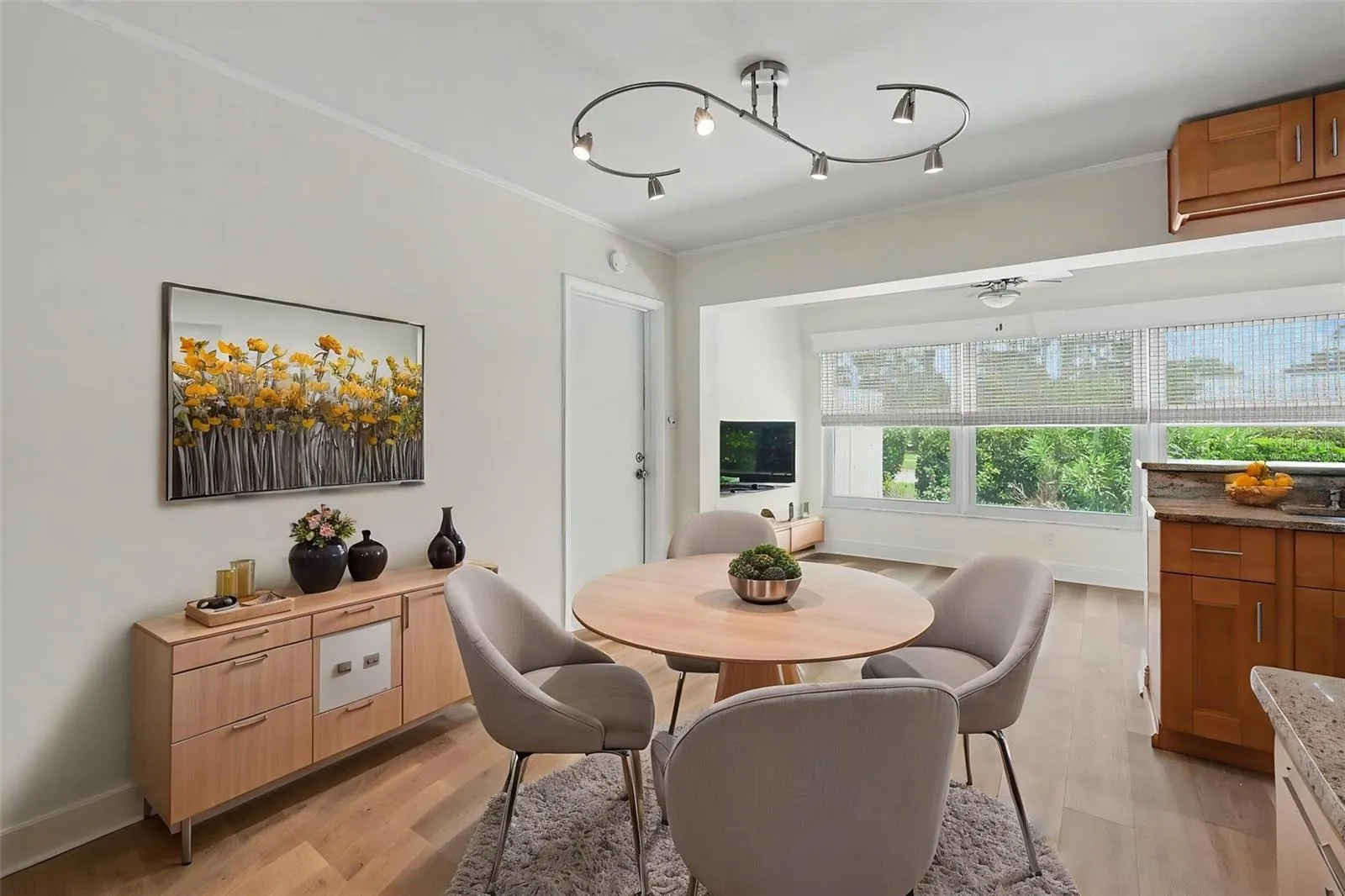 Virtually Staged Dining