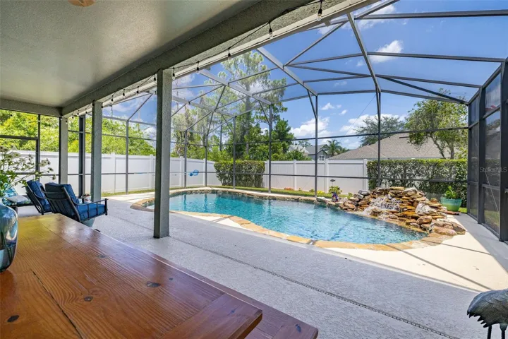 Covered patio / Screened Pool