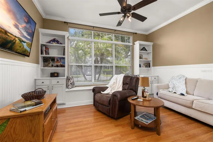 2nd bedroom or den