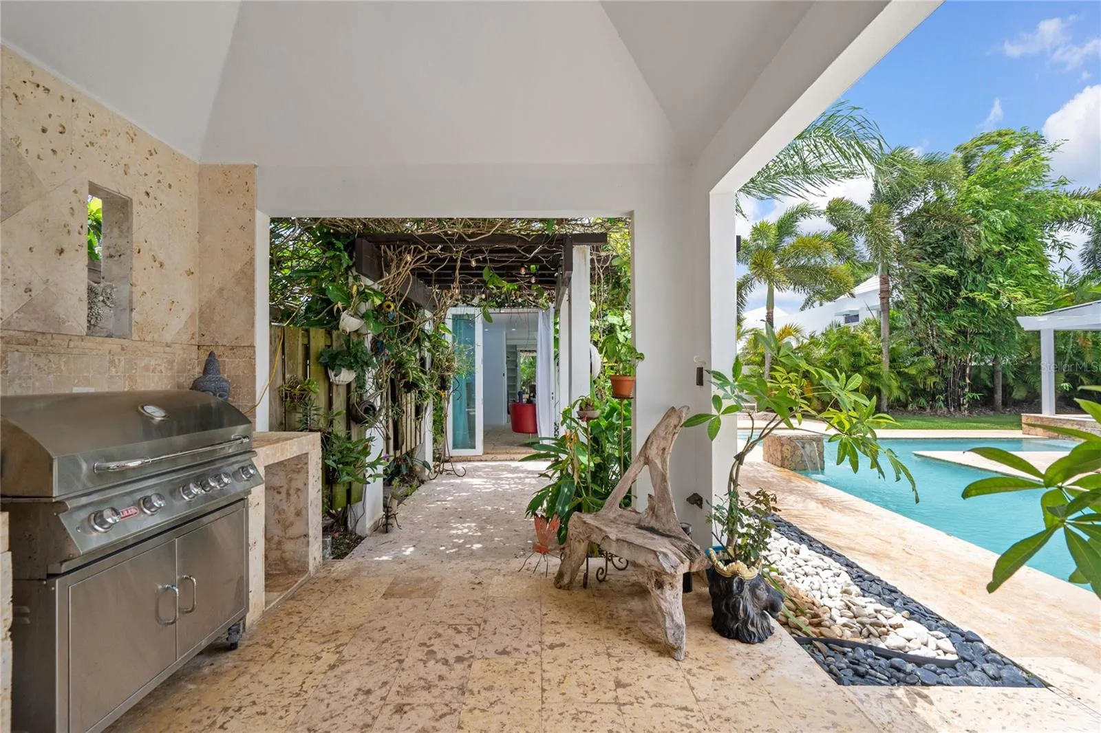 Outdoor Kitchen