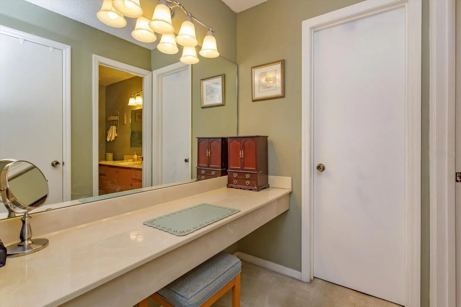 Primary Bathroom w/vanity area &amp; walk in closet