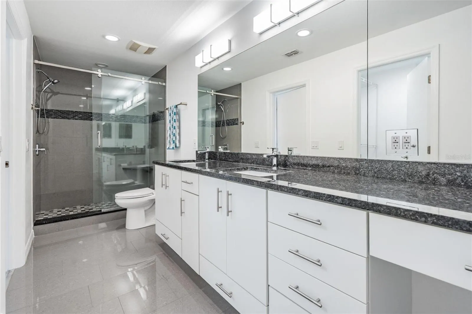 Expansive Ensuite Master Bath wit Dual Vanities