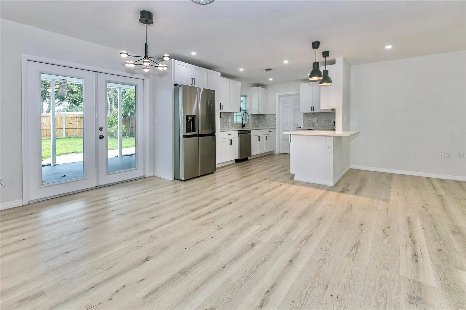 dining room/ kitchen