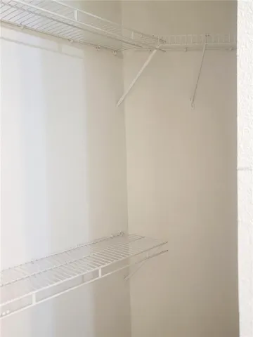 Walking Closet MasterBed.2