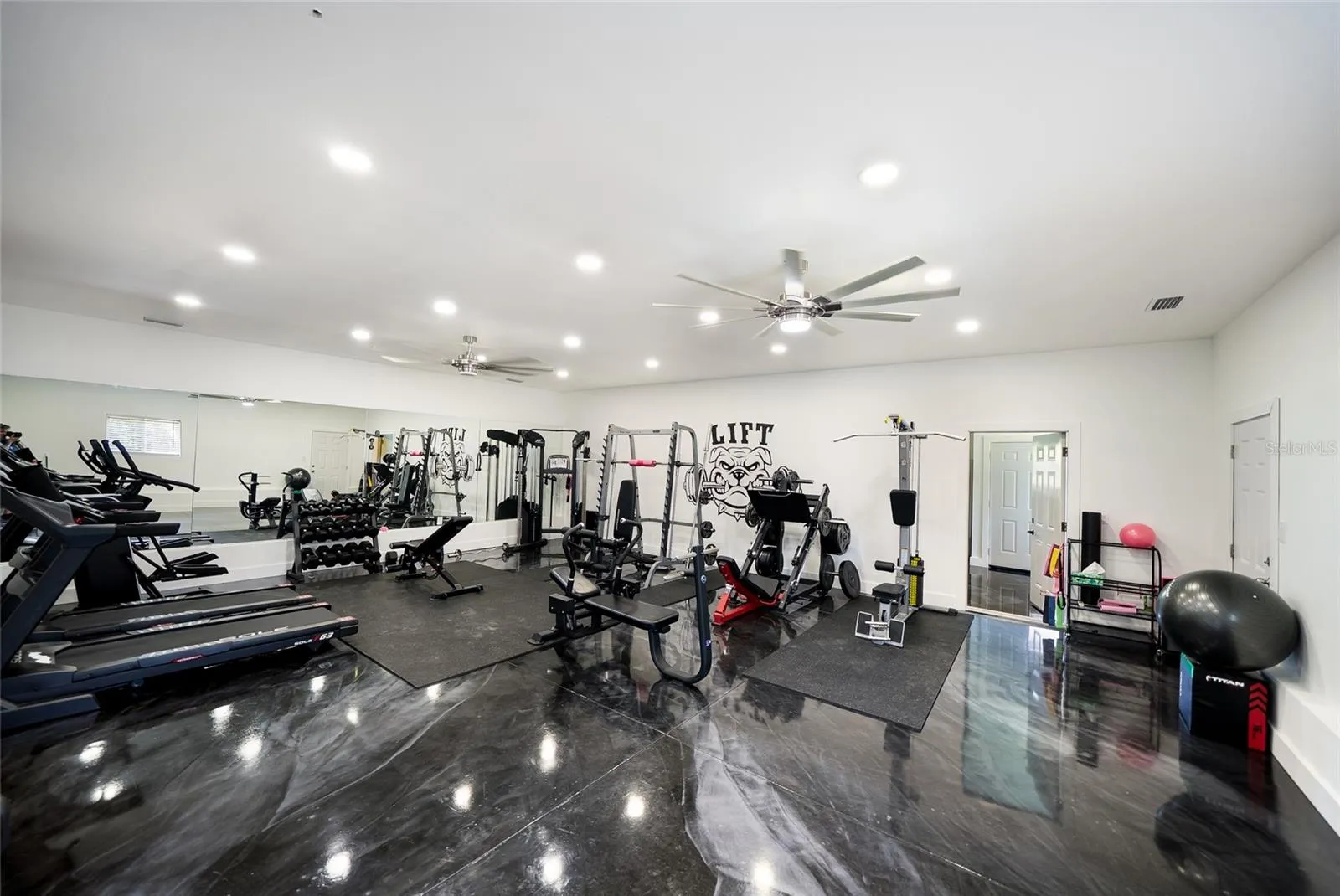 Barn - Gym