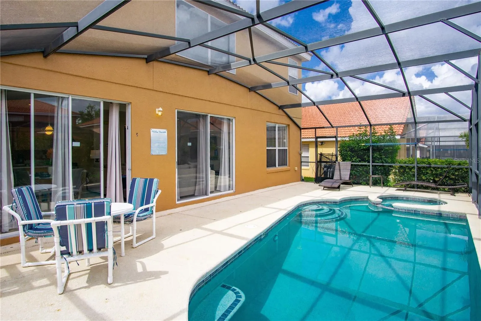 Sun Soaked Pool and Spa - Full Screen Enclosure