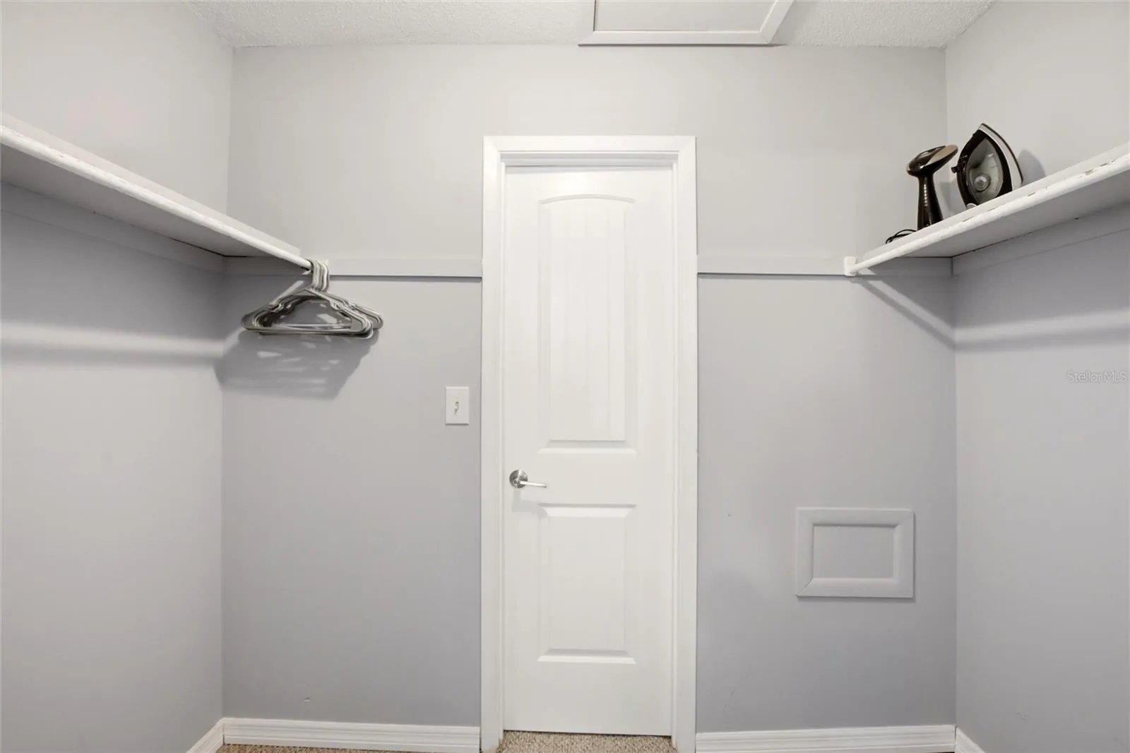 walk in closet