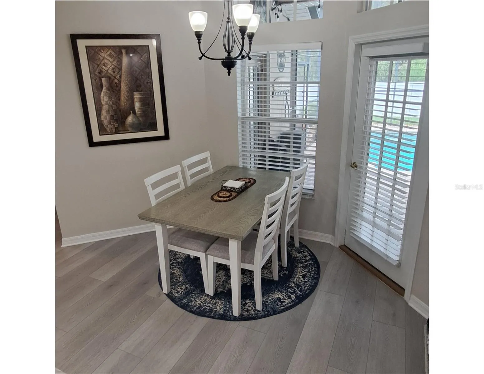 Eat in Kitchen - Dinette