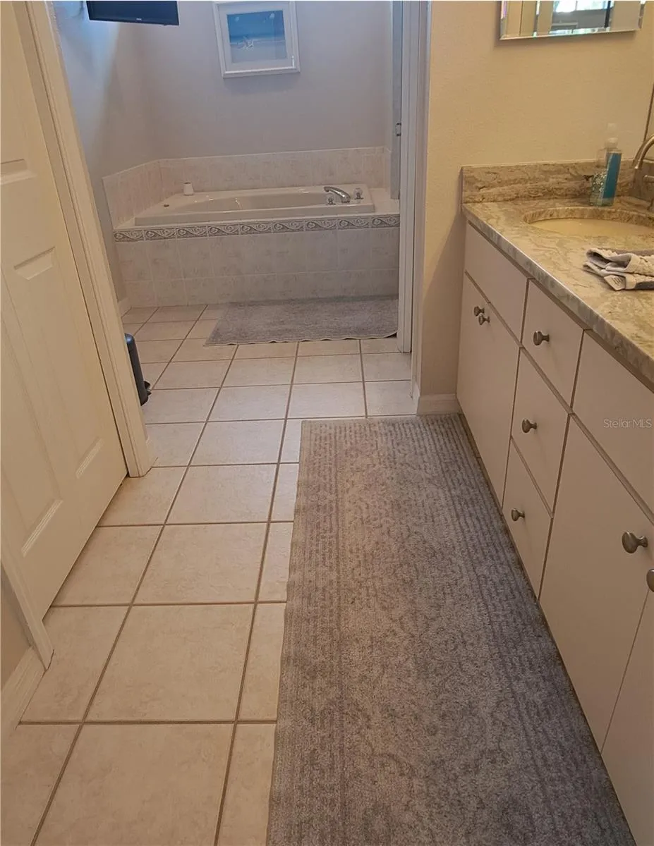 Master Bath - Garden Tub