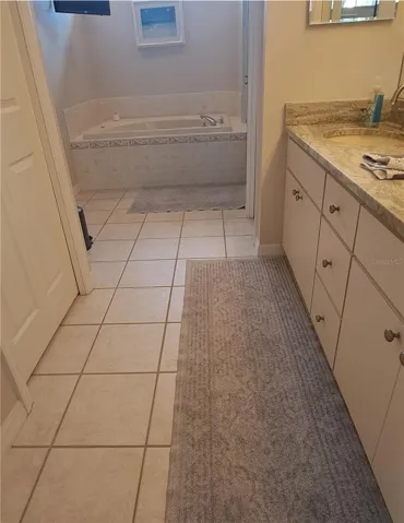 Master Bath - Garden Tub