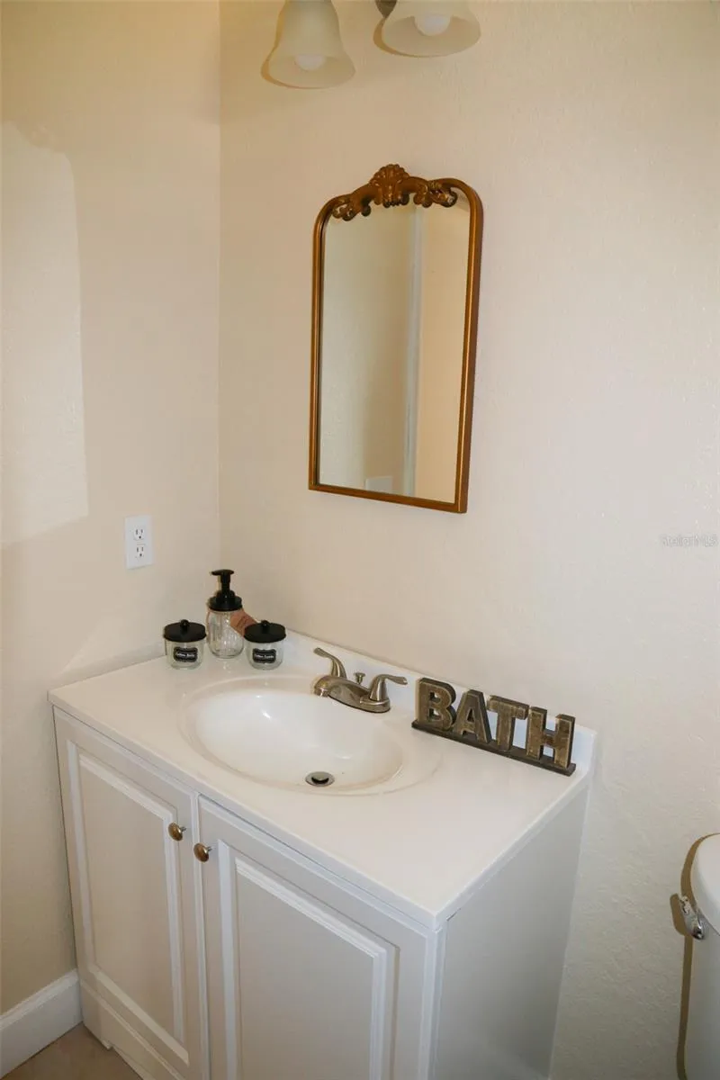  — photo 36