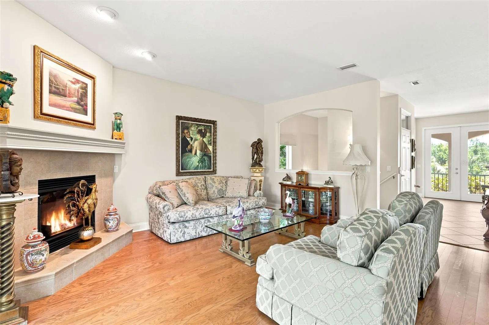 2ND STORY LIVING ROOM
