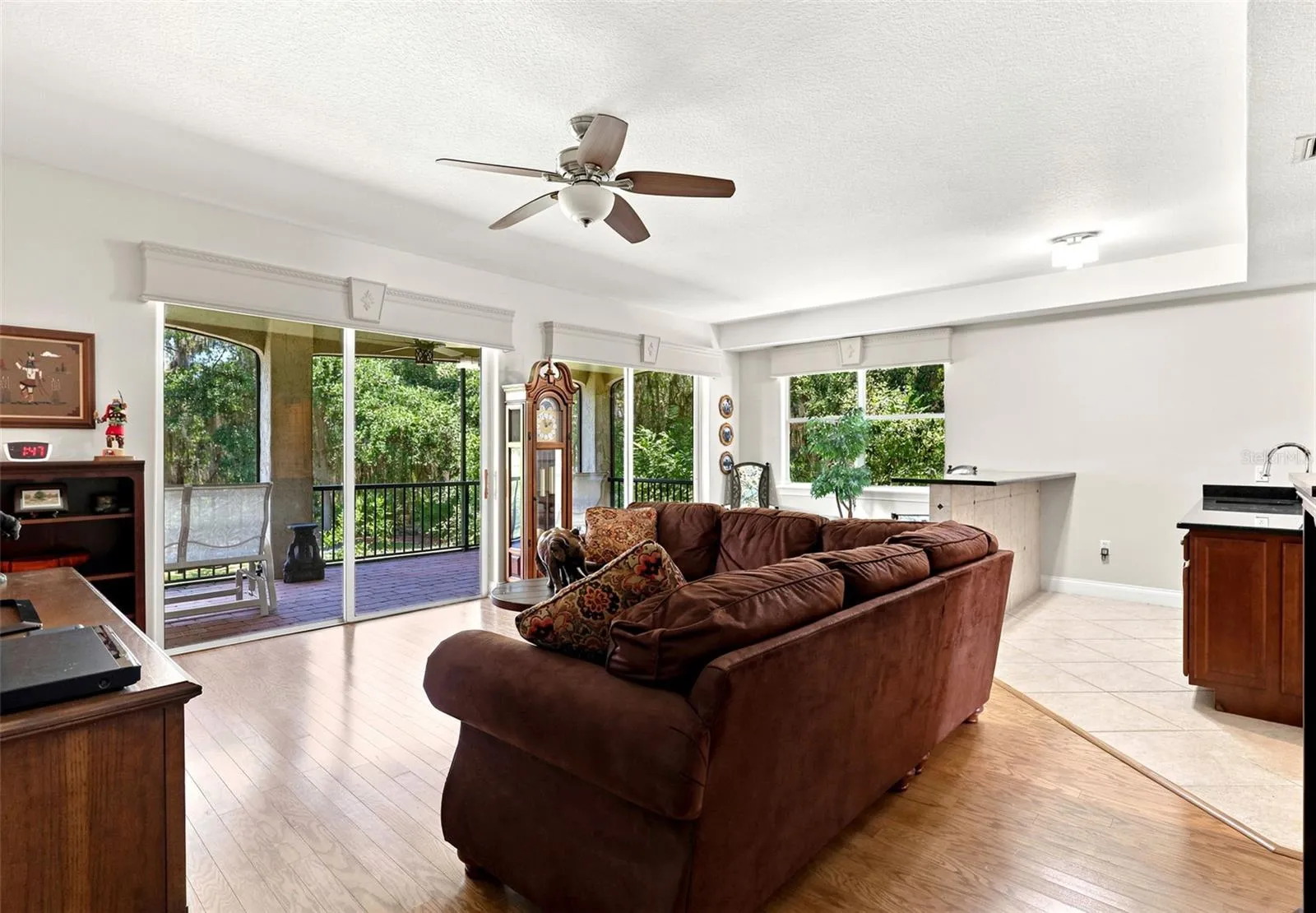 1ST FLOOR LIVING ROOM