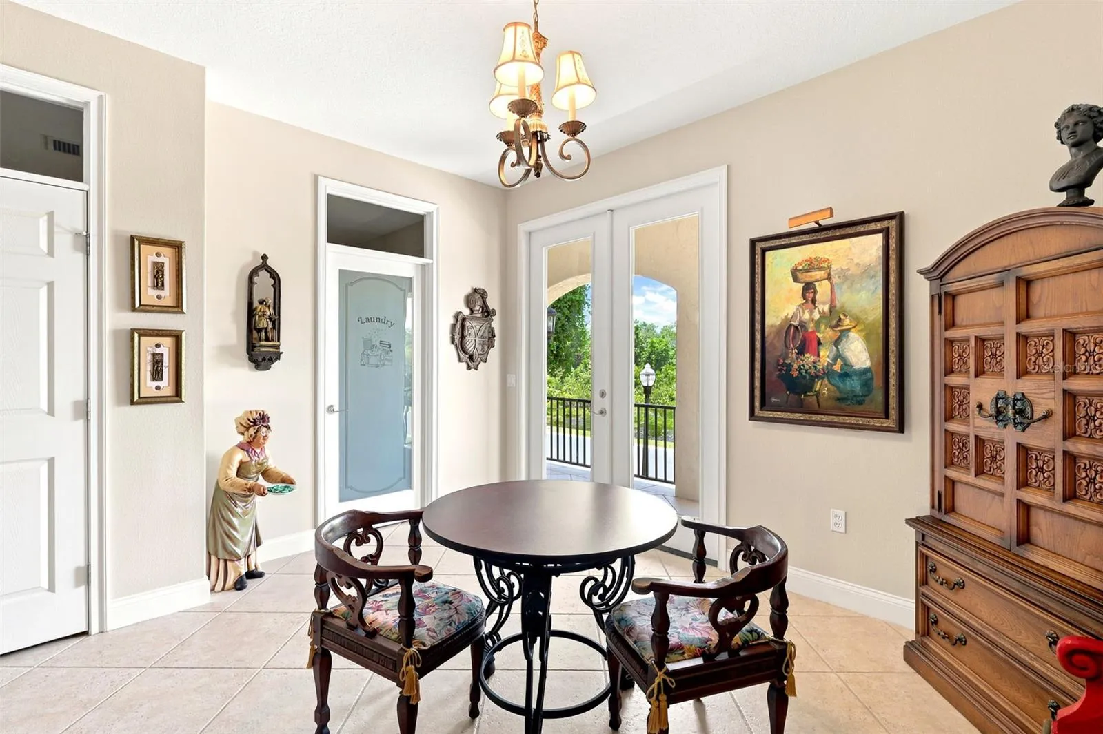 2ND STORY  DINING NOOK