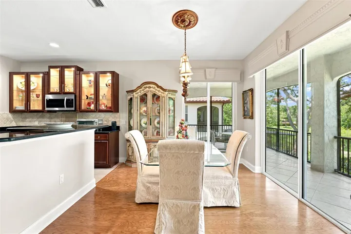 2ND STORY DINING AREA