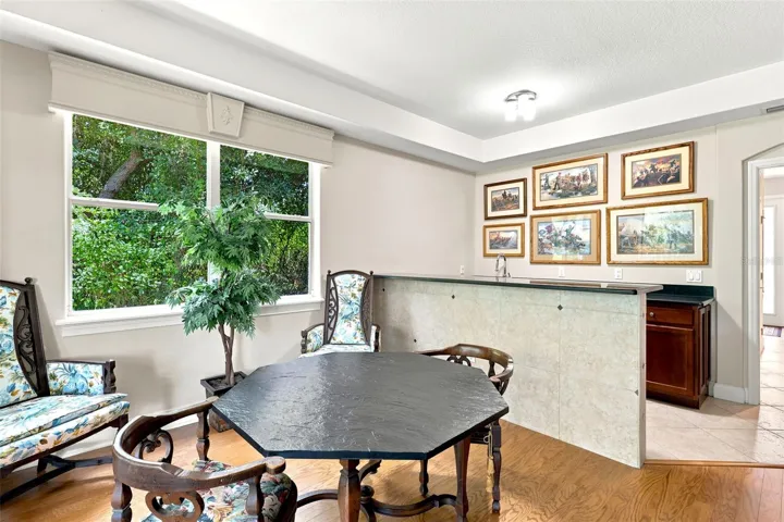 1ST FLOOR BAR/DINING NOOK