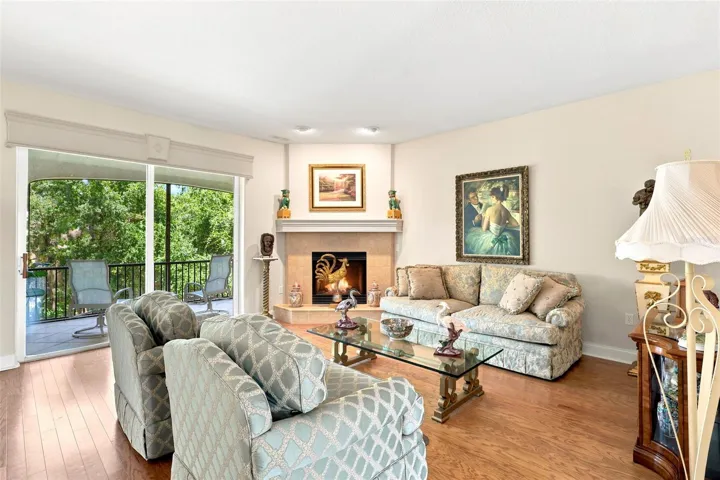 2ND STORY LIVING ROOM