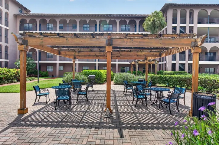 Sun and Visit Under the Pergola