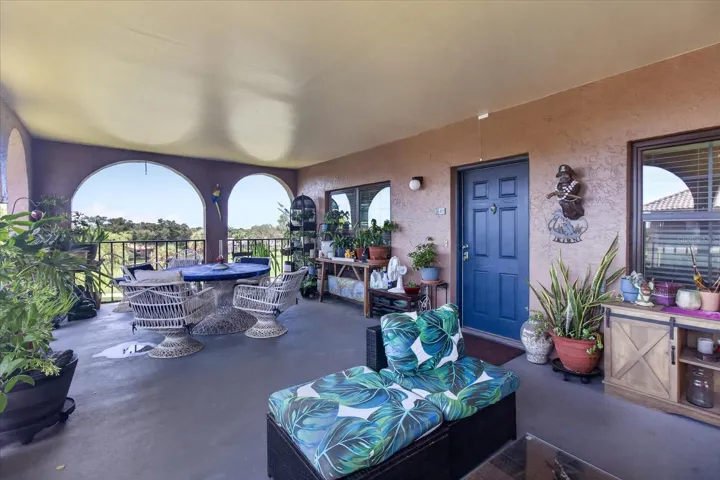 Your Private Huge Lanai Overlooking The Pasadena Yacht and Country Club