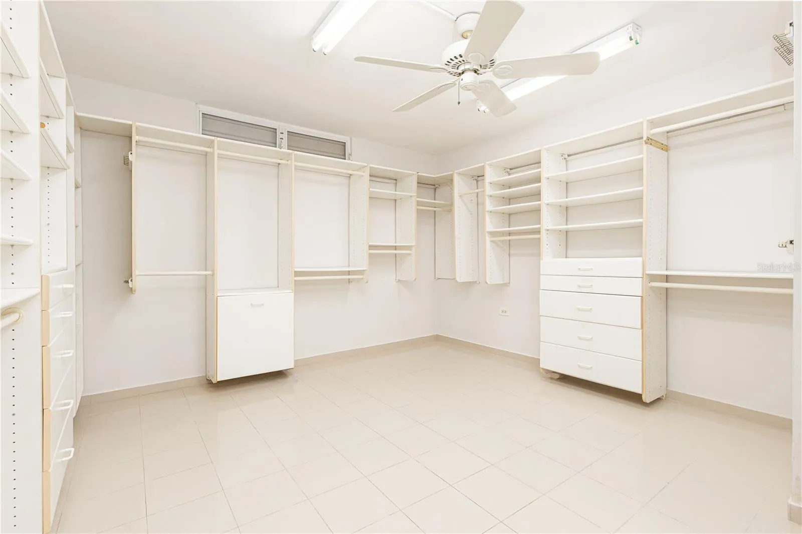 Primary Waking Closet