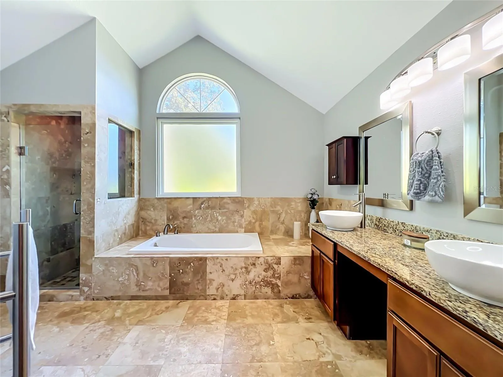 Garden Tub &amp; Separate Shower